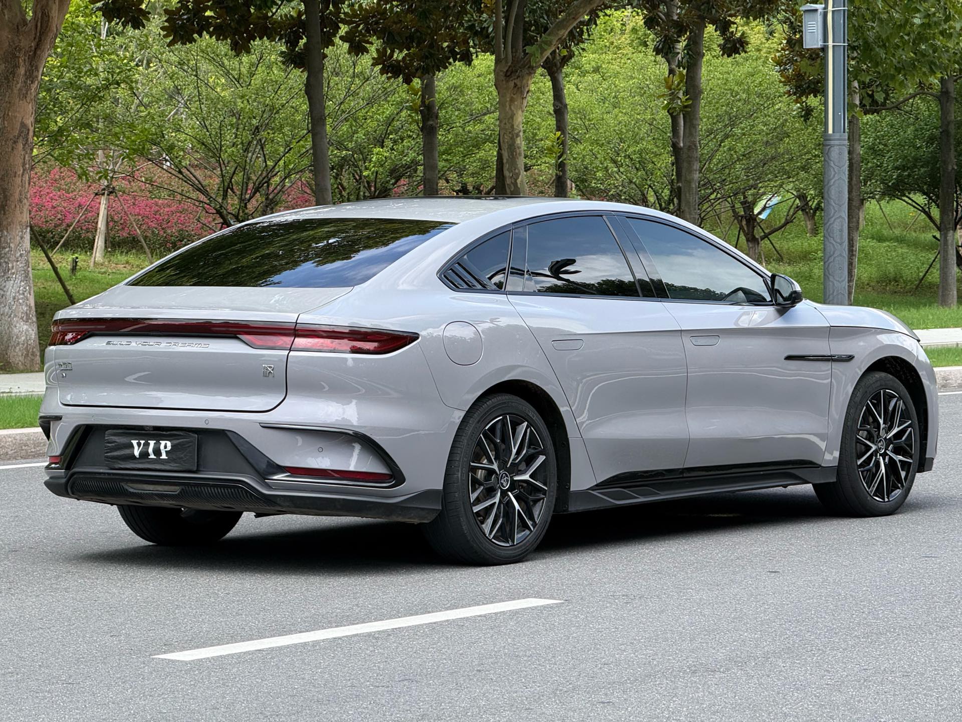 BYD Han 2025 car image #9