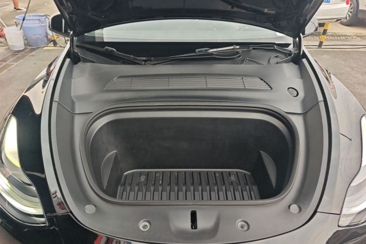 Tesla Model Y 2021 #20 Tesla Model Y 2021 car image #20