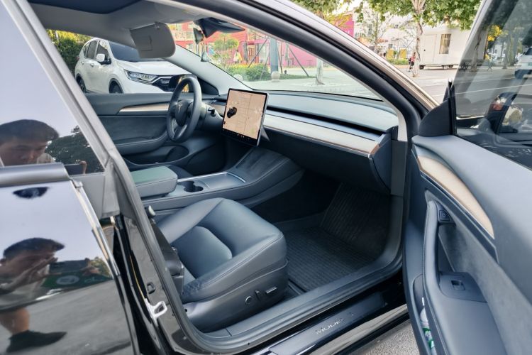 Tesla Model 3 2021 car image #16