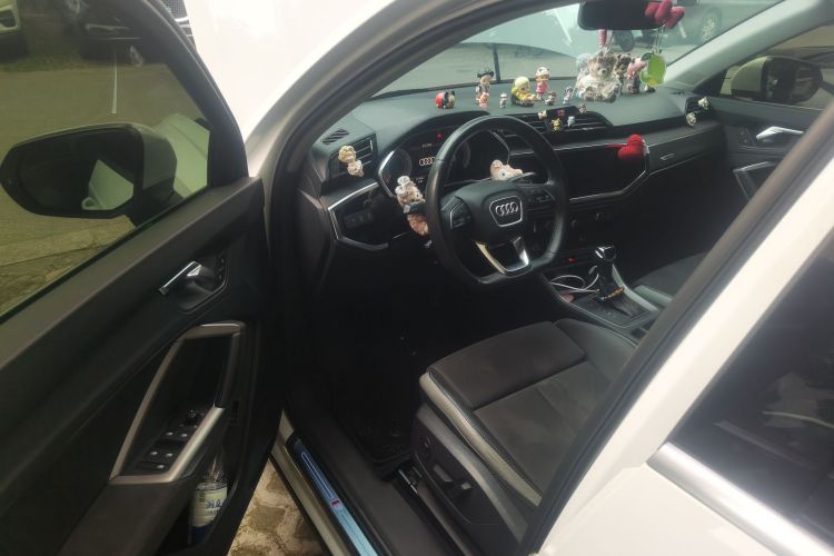 Audi Q3 2023 immagine di auto #23
