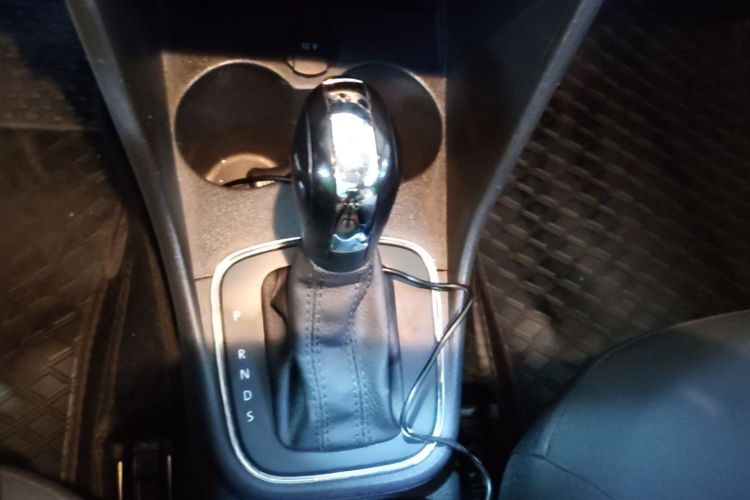 Volkswagen Polo 2016 car image #18