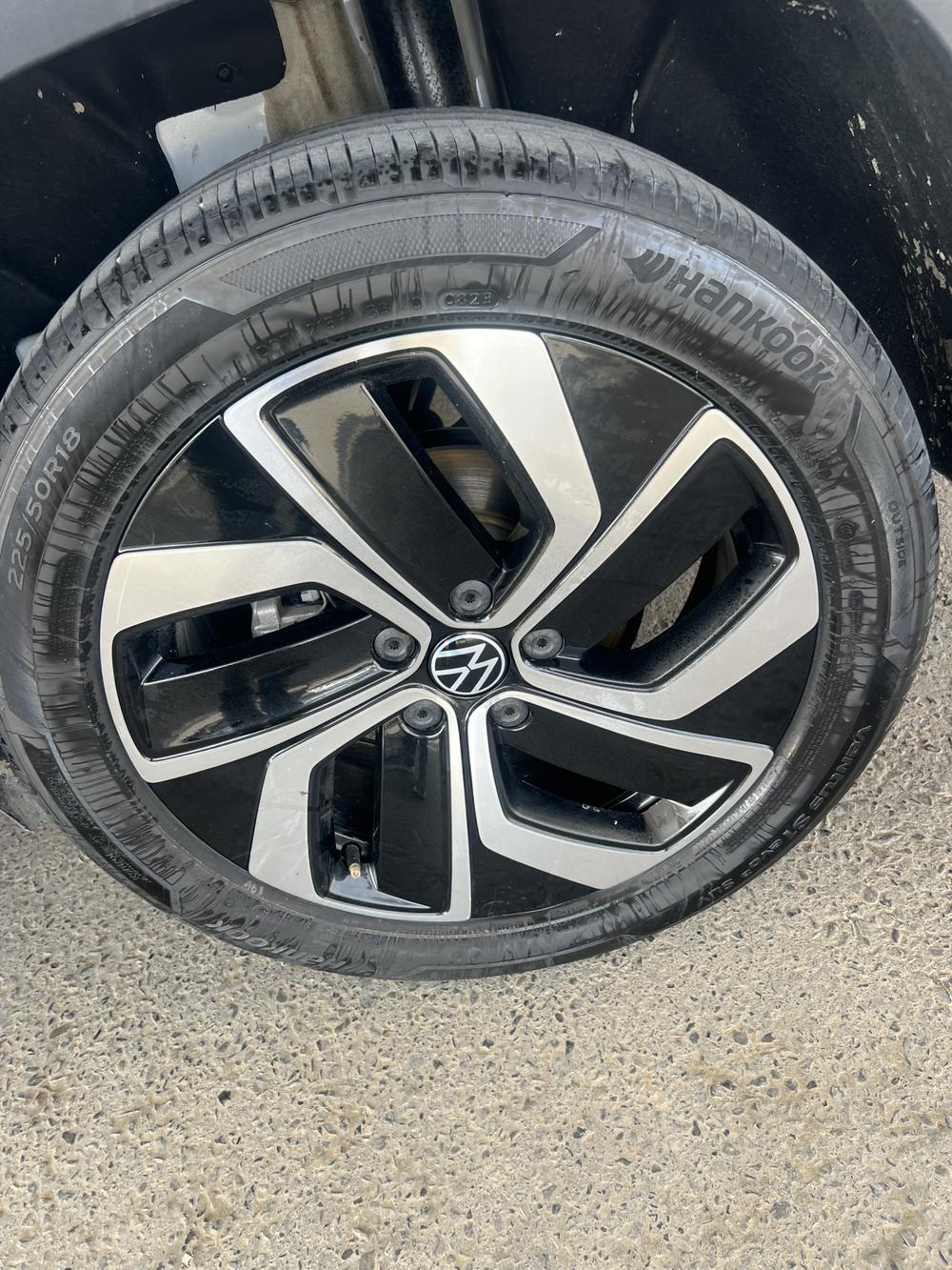 Volkswagen Tharu 2023 car image #10
