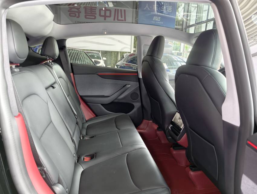 Tesla Model Y 2025 #10 Tesla Model Y 2025 car image #10