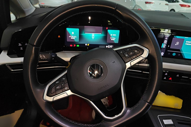 Volkswagen Golf 2021 car image #15