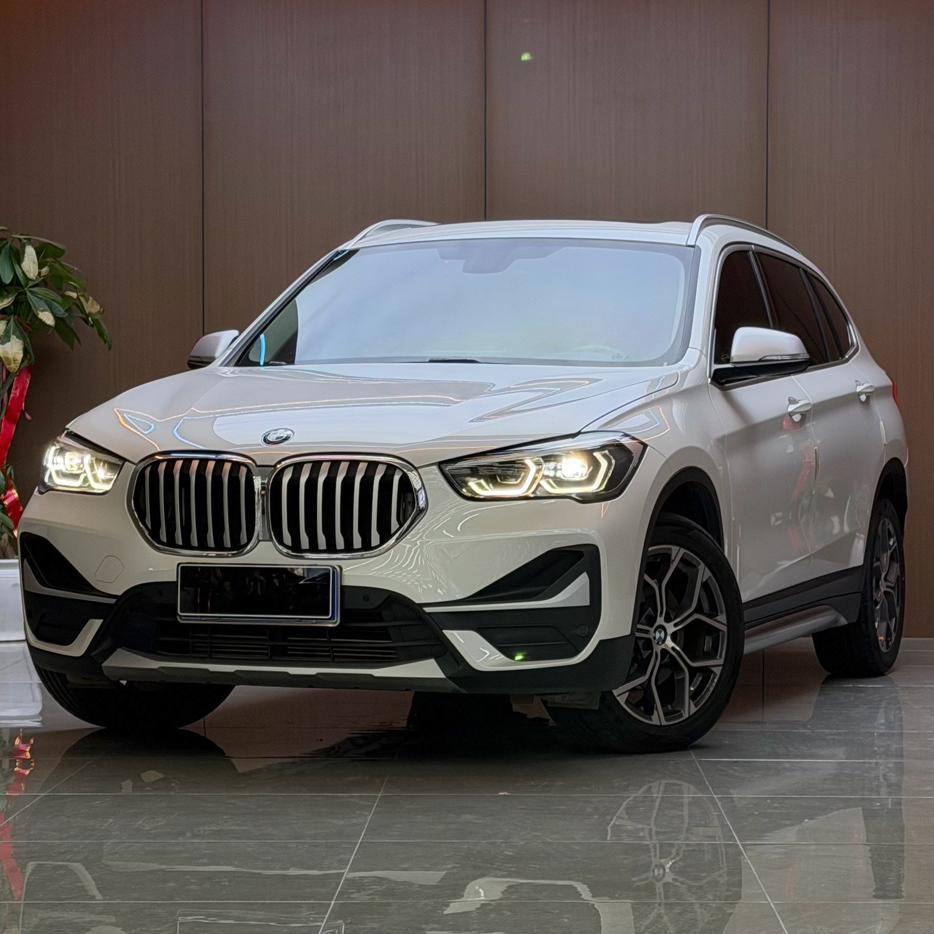 BMW X1 2021 car image 