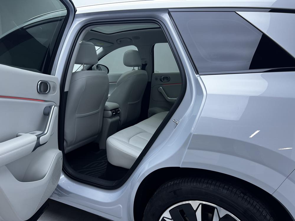 2026 #18 2026 immagine di auto #18