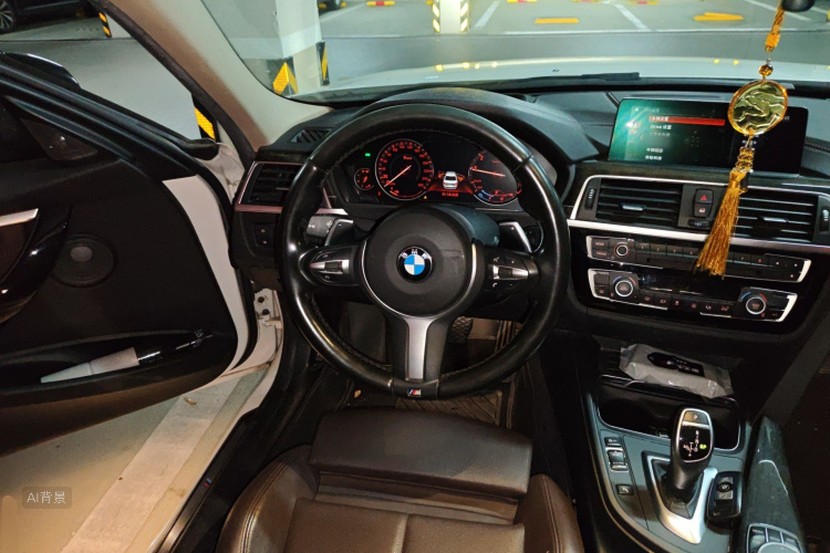 BMW 3 Series 2018 صورة سيارة #12