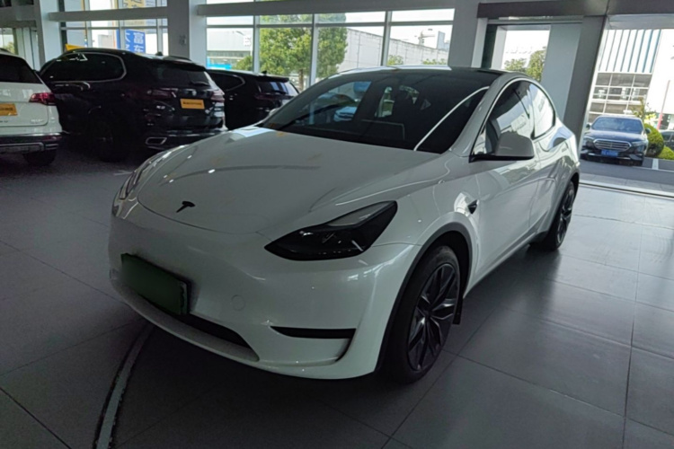 Tesla Model Y 2024 #2 Tesla Model Y 2024 car image #2