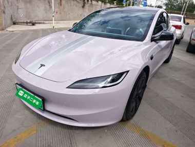 Tesla Model 3 2025 immagine di auto 