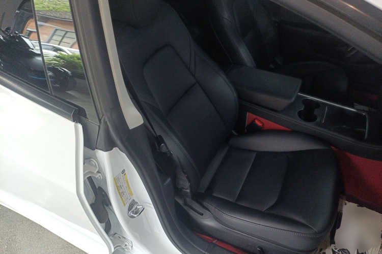 Tesla Model 3 2023 car image #24