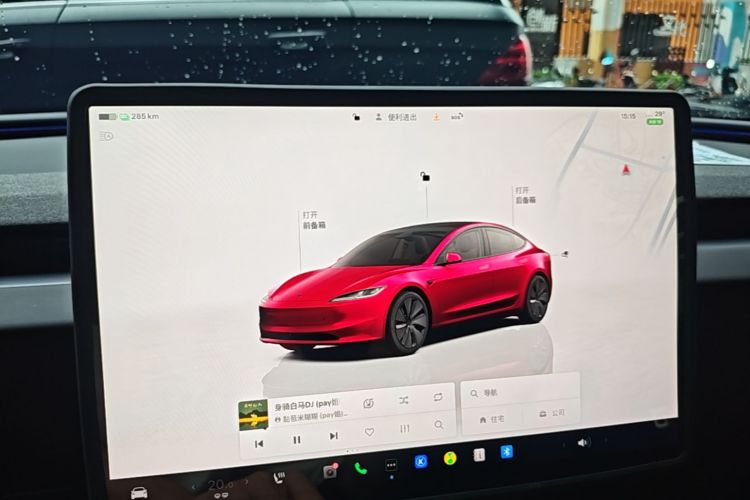 Tesla Model 3 2025 immagine di auto #13