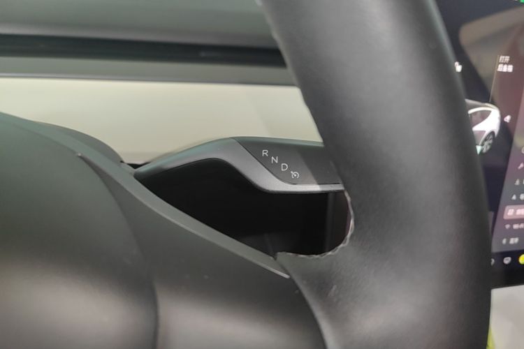 Tesla Model Y 2021 #14 Tesla Model Y 2021 car image #14