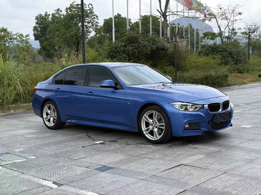 BMW 3 Series 2018 car image #3