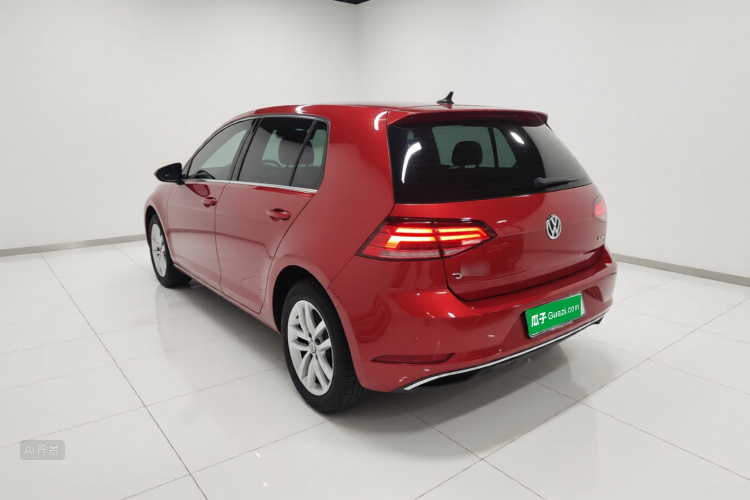 Volkswagen Golf 2019 car image #5