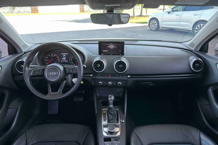 Audi A3 2018 image de voiture #11