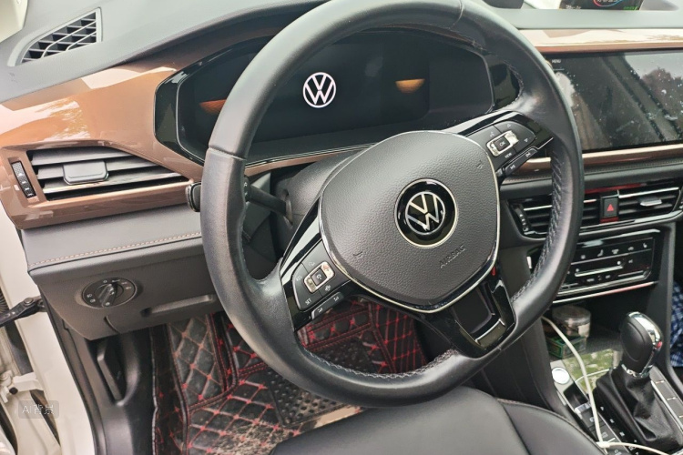Volkswagen Tharu 2023 car image #12
