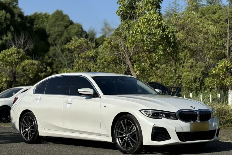 BMW 3 Series 2021 #3 BMW 3 Series 2021 car image #3