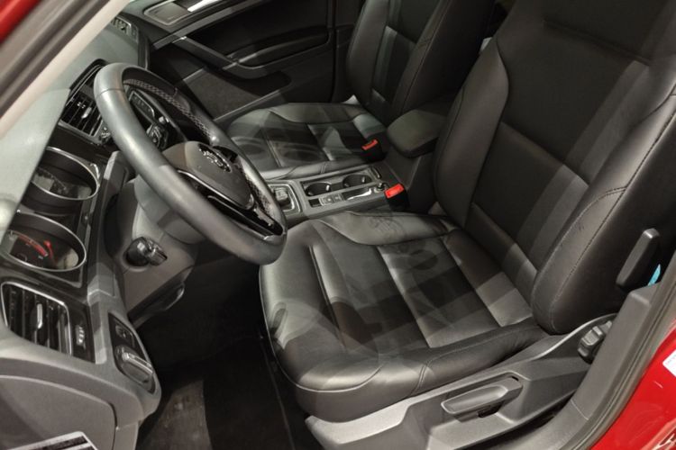 Volkswagen Golf 2017 car image #17
