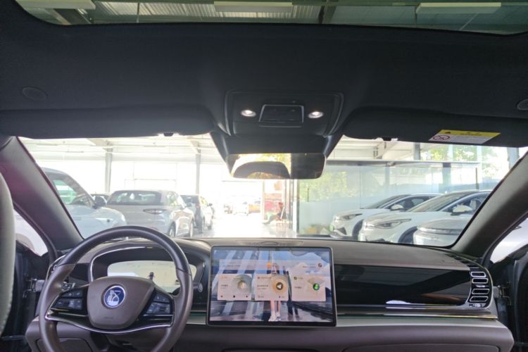 BYD Han 2023 car image #18