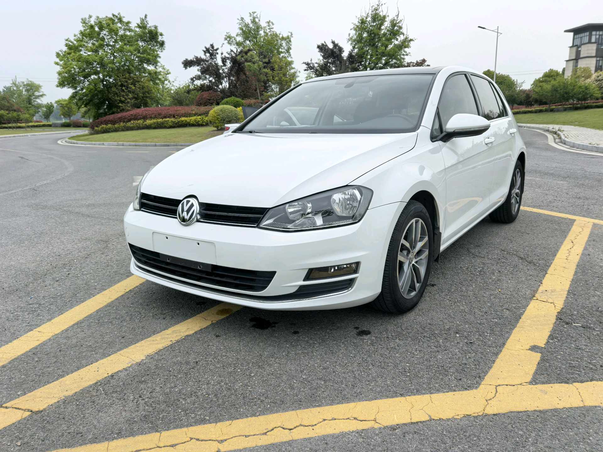 2016 2016 car image