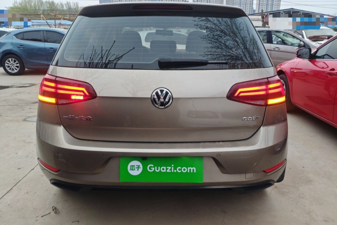 Volkswagen Golf 2019 car image #6