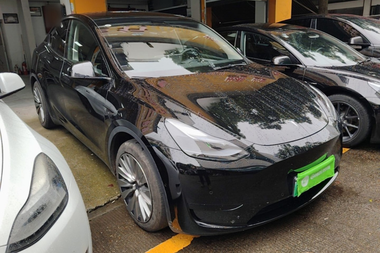Tesla Model Y 2023 #4 Tesla Model Y 2023 car image #4