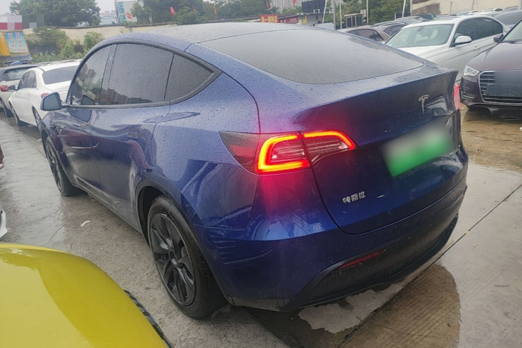 Tesla Model Y 2023 #5 Tesla Model Y 2023 car image #5