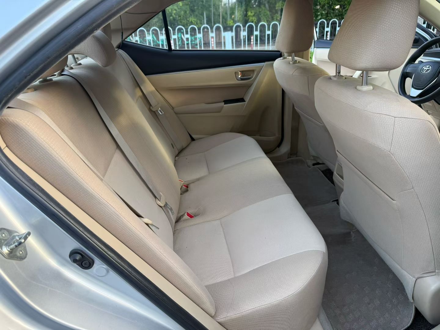 2015 car image #10