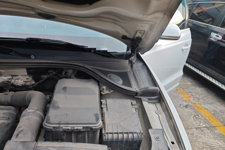 Audi Q3 2019 car image #29