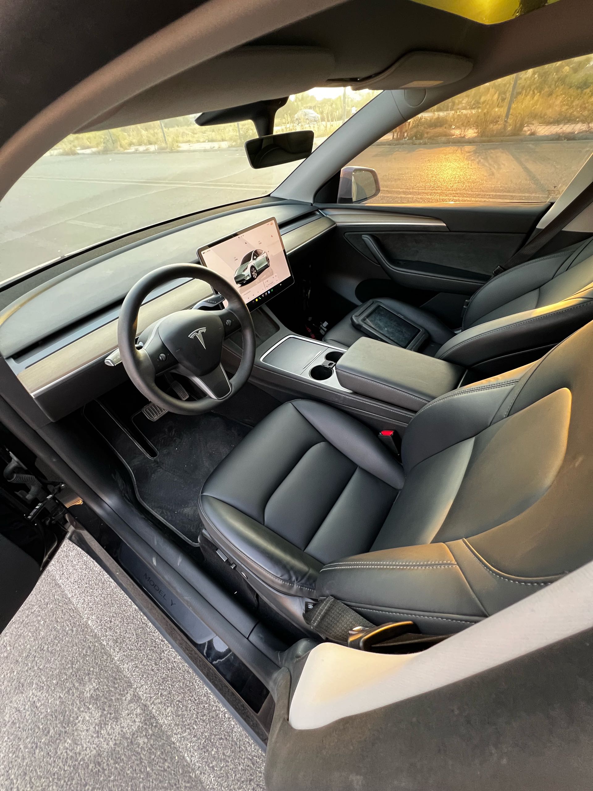 Tesla Model Y 2023 #7 Tesla Model Y 2023 car image #7