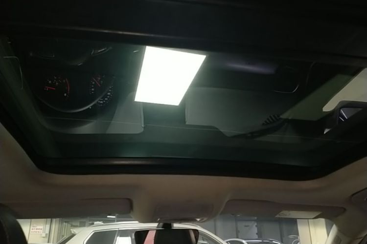 Audi Q3 2017 car image #20