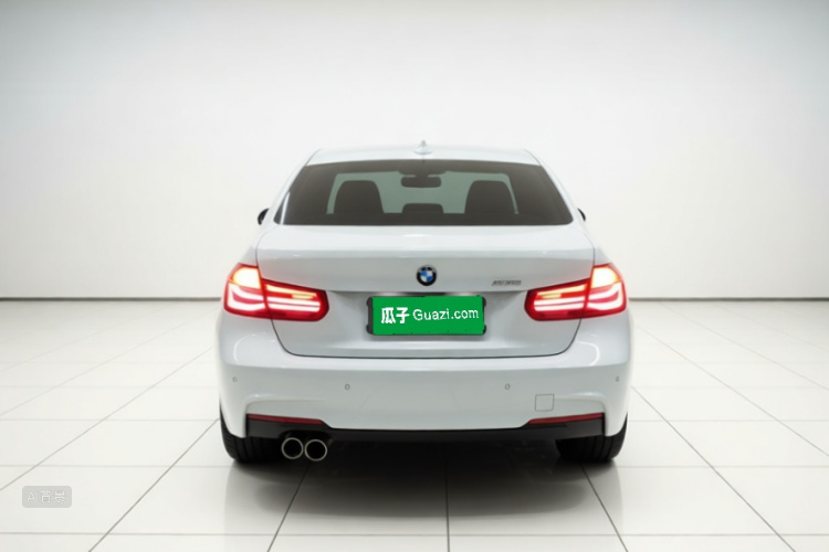 BMW 3 Series 2018 car image #6