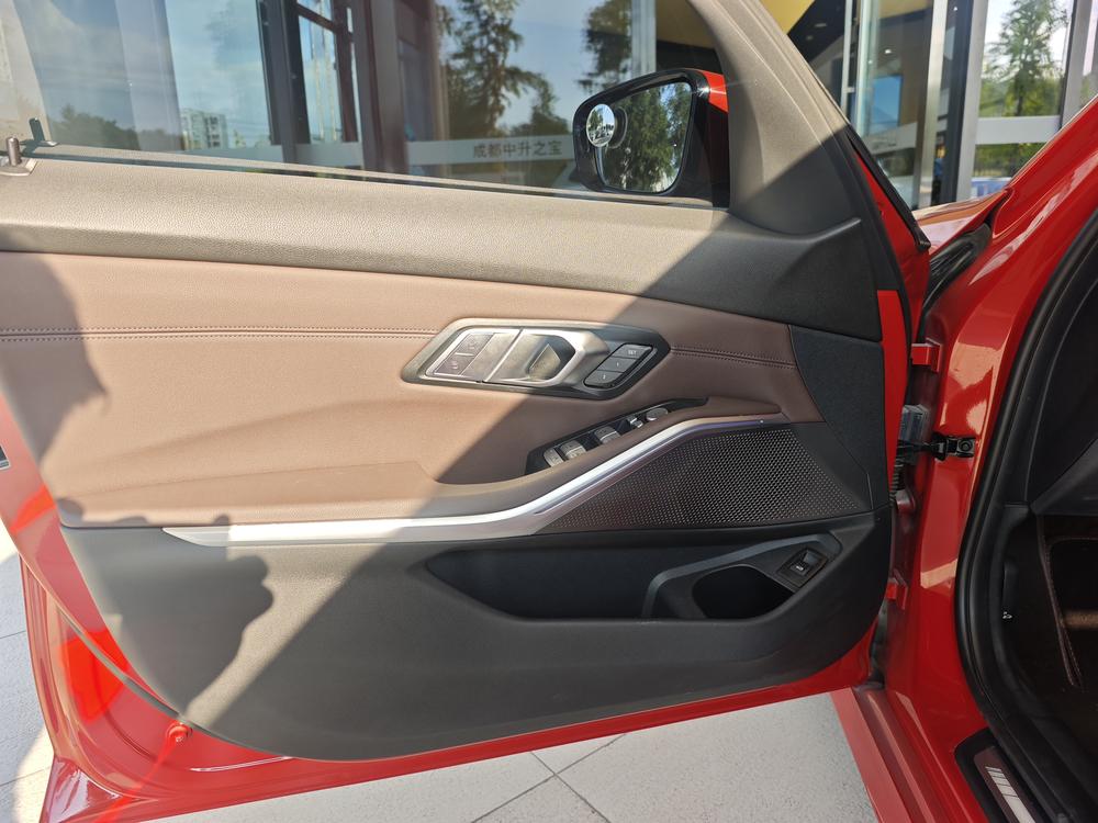 BMW 3 Series 2019 #8 BMW 3 Series 2019 car image #8