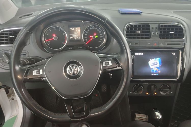 Volkswagen Polo 2019 car image #11