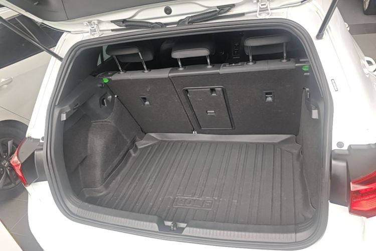 Volkswagen Golf 2021 car image #19