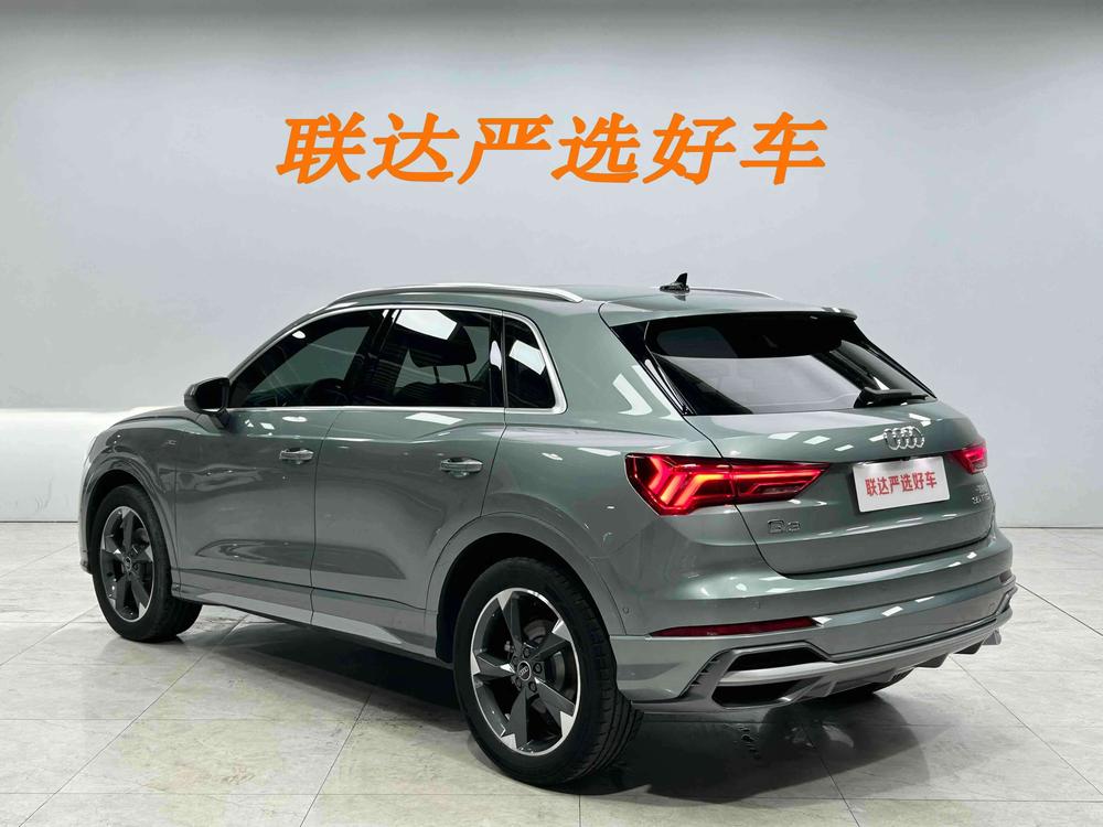 Audi Q3 2022 car image #4