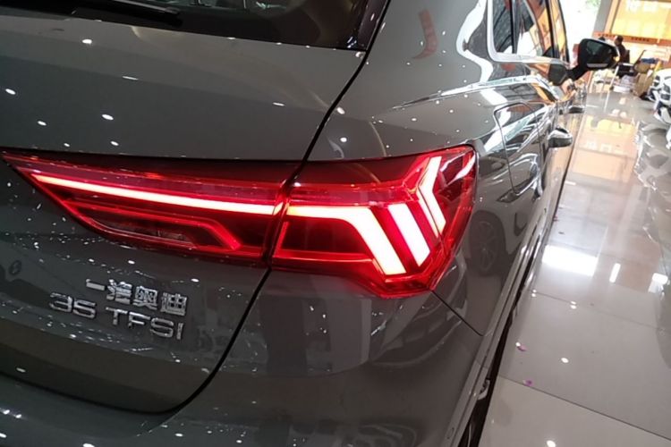 Audi Q3 2026 car image #8