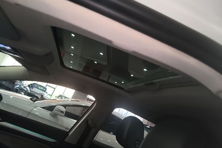 Volkswagen Golf 2021 car image #20