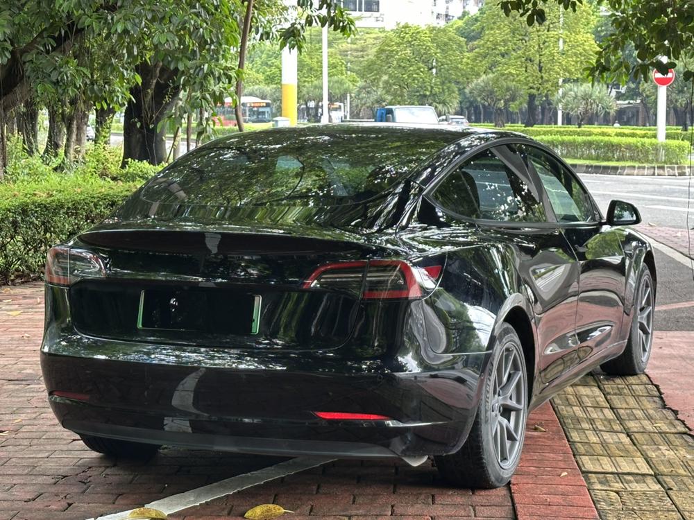 Tesla Model 3 2023 صورة سيارة #5