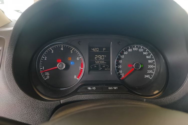 Volkswagen Polo 2017 car image #12