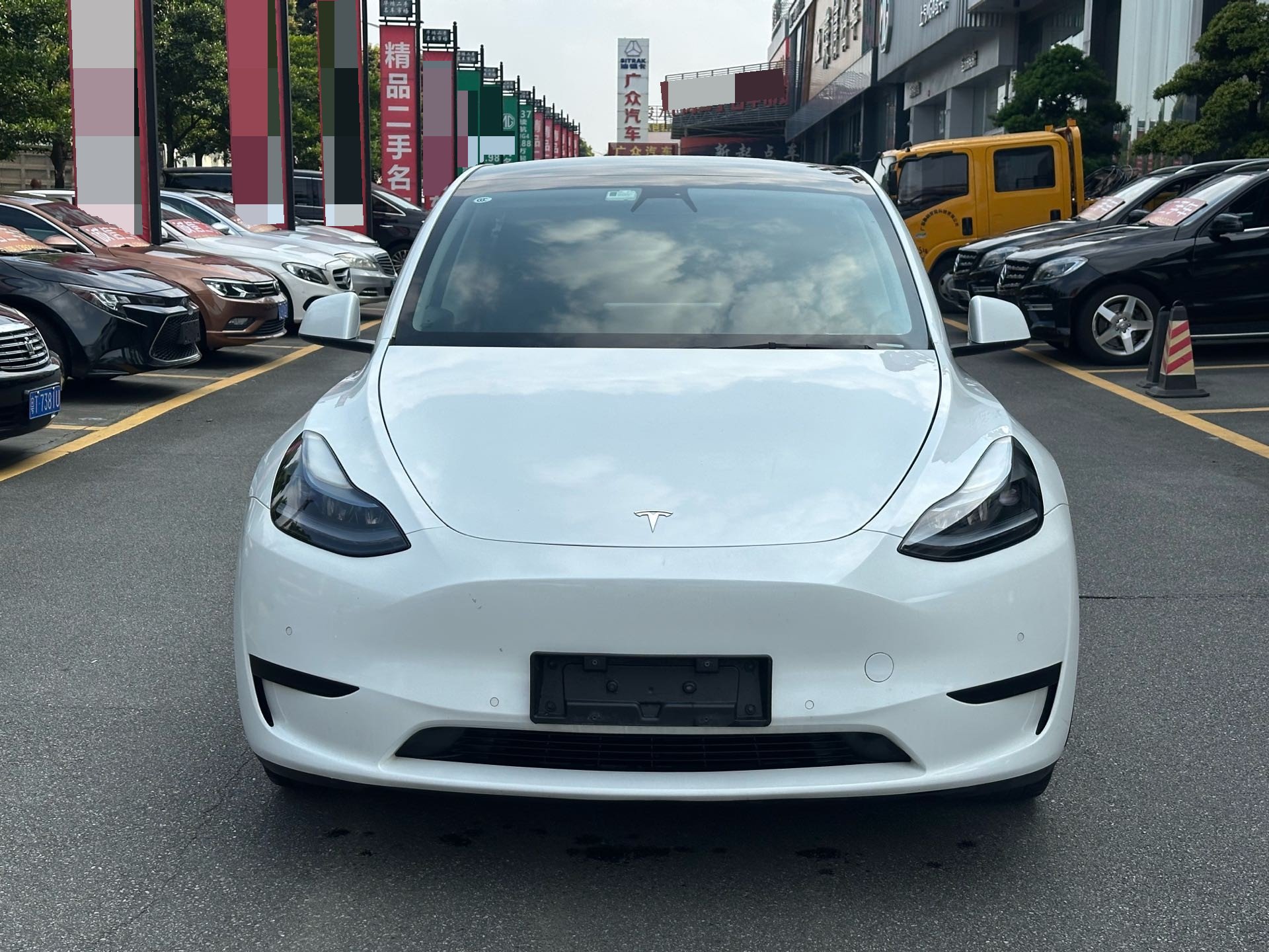 Tesla Model Y 2023 изображение автомобиля #2