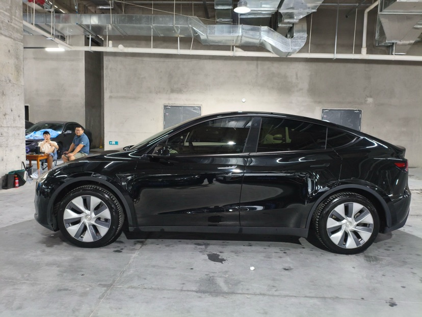 Tesla Model Y 2022 #4 Tesla Model Y 2022 car image #4