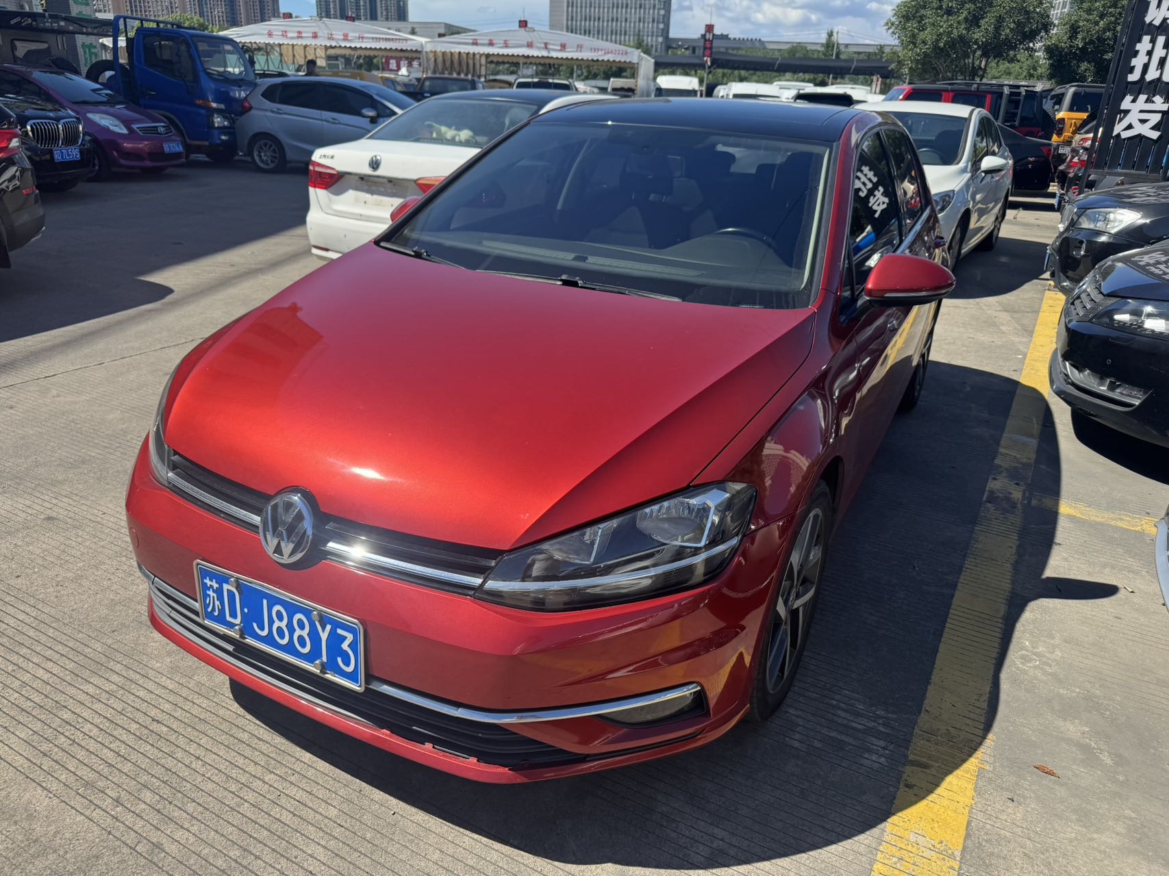 Volkswagen Golf 2020 car image 