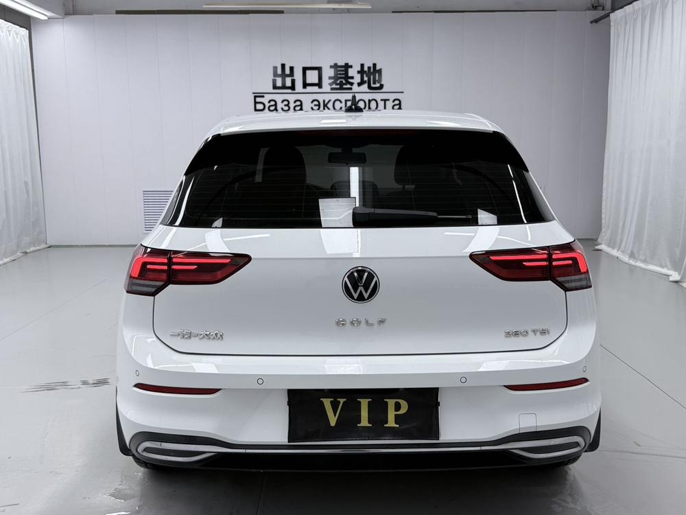 Volkswagen Golf 2022 car image #5