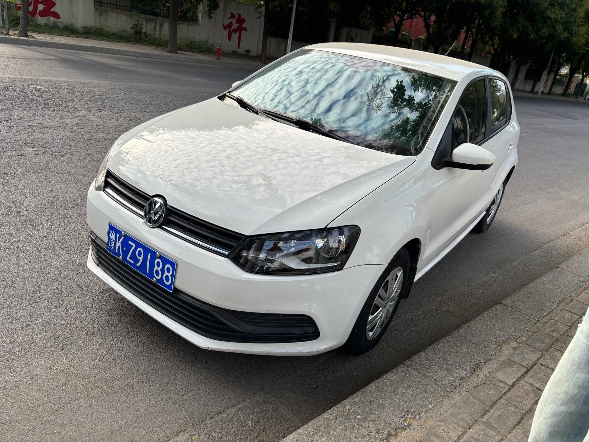 Volkswagen Polo 2017 Volkswagen Polo 2017 car image