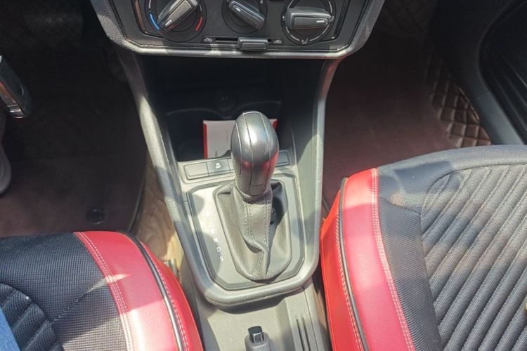 Volkswagen Santana 2022 car image #14