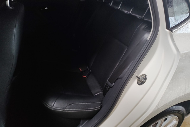 Volkswagen Polo 2015 #17 Volkswagen Polo 2015 car image #17