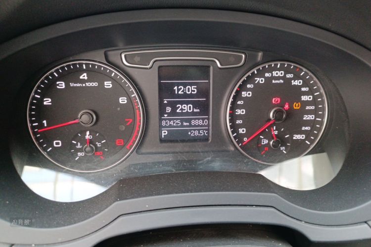 Audi Q3 2016 car image #13