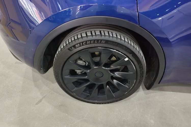 Tesla Model Y 2022 #10 Tesla Model Y 2022 car image #10