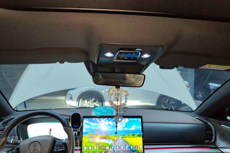 BYD Han 2023 car image #20
